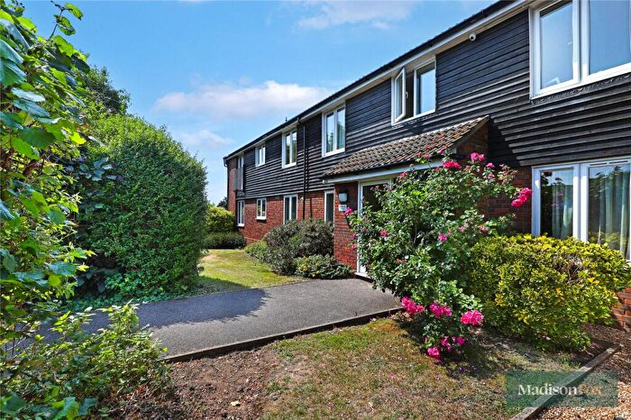 2 Bedroom Apartment To Rent In Sands Way, Woodford Green, IG8