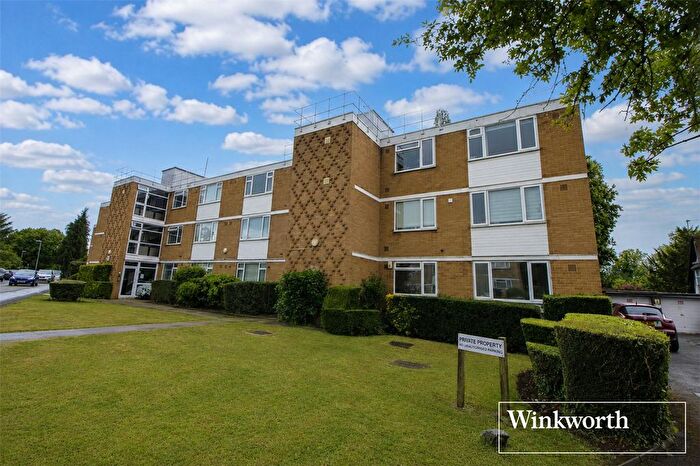 2 Bedroom Flat For Sale In Boreham Holt, Elstree, Borehamwood, Hertfordshire, WD6