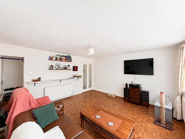3 Bedroom Terraced House For Sale In Wheatlands, Heston, TW5