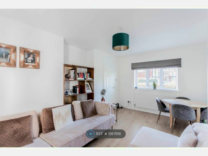 2 Bedroom Terraced House To Rent In Arsenal Road, London SE9