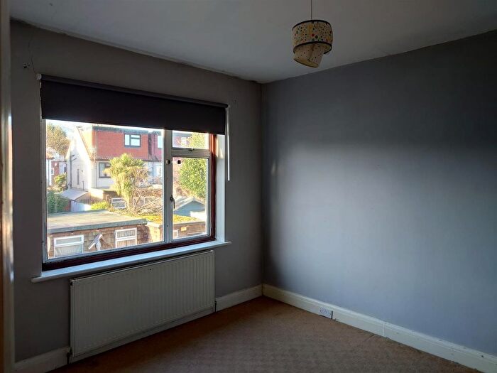 3 Bedroom Semi-detached House For Sale In Hounslow, Middlesex, TW3
