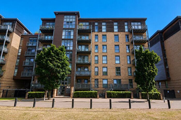 2 Bedroom Flat To Rent In Harry Zeital Way, London, E5