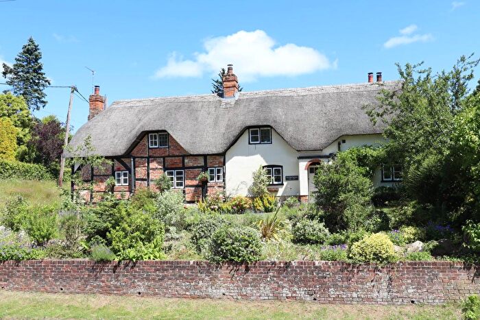 4 Bedroom Detached House For Sale In High Street, Burbage, SN8
