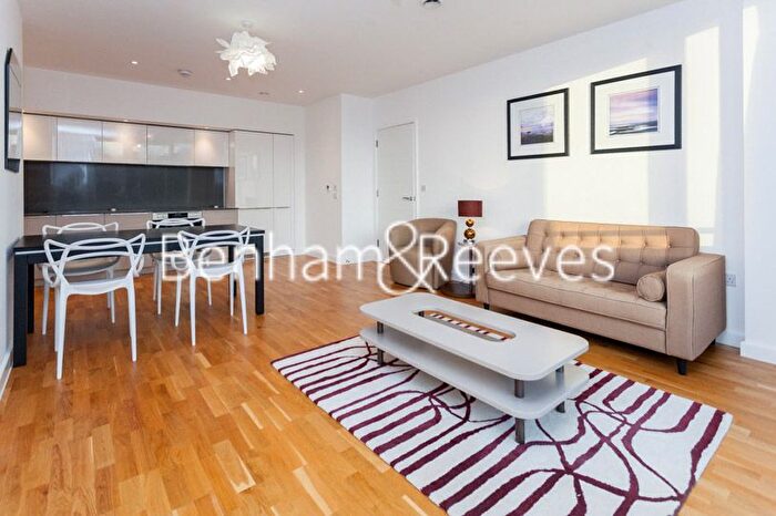 1 Bedroom Flat To Rent In Colonial Drive, Chiswick, W4