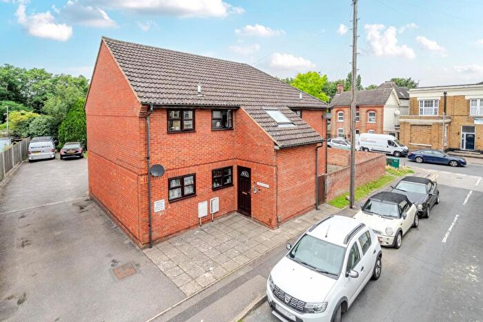 1 Bedroom Apartment For Sale In May Street, Snodland, ME6