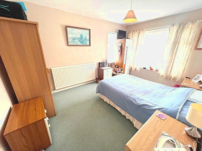 4 Bedroom Bungalow For Sale In Hulham Road, Exmouth, Devon, EX8