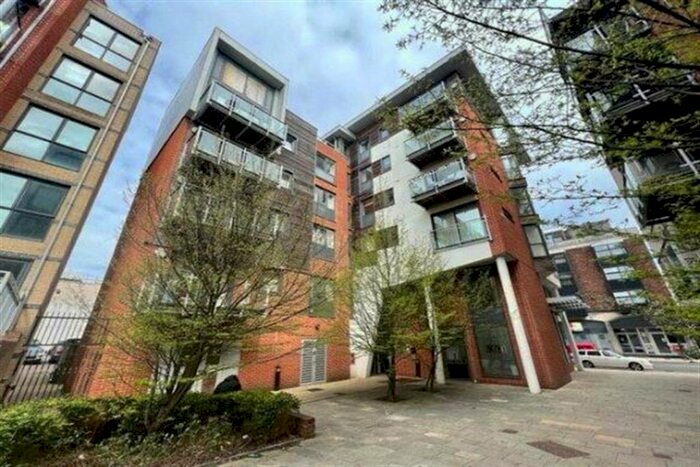 2 Bedroom Flat To Rent In High Street, Southampton, SO14
