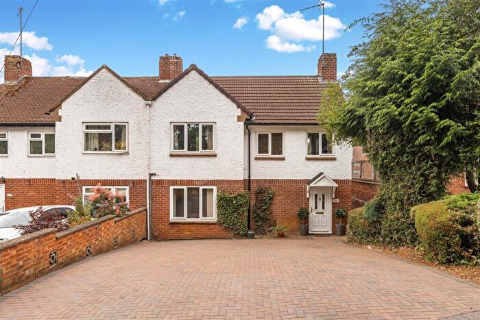 3 Bedroom Semi-Detached House For Sale In Warwick Road, Banbury, OX16