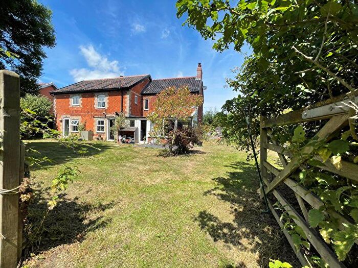 4 Bedroom Country House For Sale In Bury Road, Hepworth, IP22