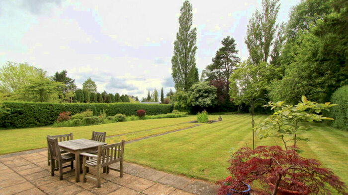 5 Bedroom Detached House To Rent In Broomfield Hill, Great Missenden, HP16