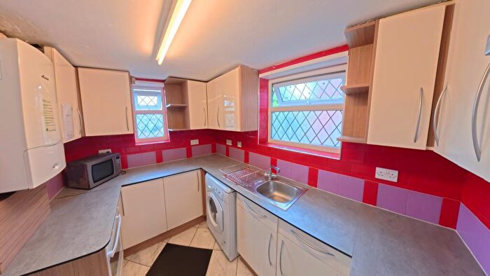 5 Bedroom Semi-Detached House To Rent In Plymouth Avenue, Brighton, BN2