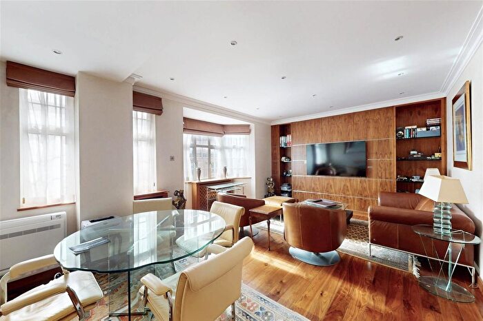 2 Bedroom Flat For Sale In Princes Court, Brompton Road, London, SW3