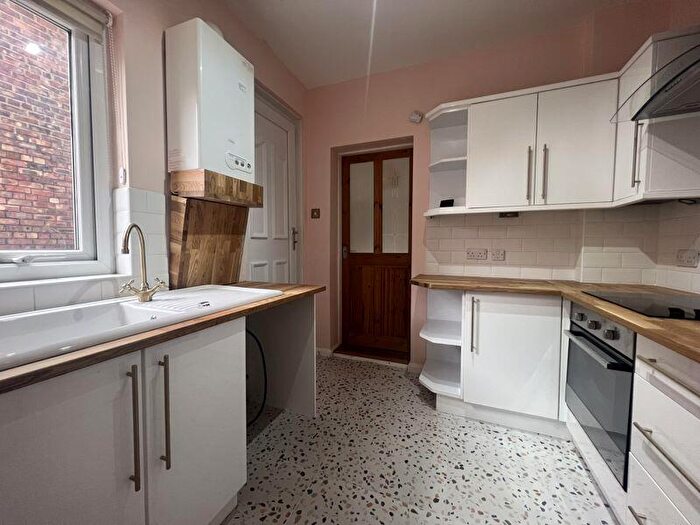 2 Bedroom Flat To Rent In Warton Terrace, Heaton, Newcastle Upon Tyne, NE6