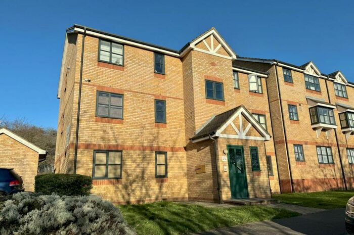1 Bedroom Flat To Rent In Lovegrove Drive, SL2