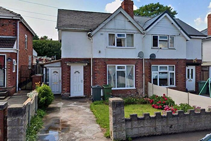 3 Bedroom Semi-Detached House To Rent In Keats Road, Bloxwich, Walsall, WS3