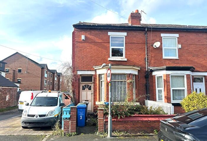 3 Bedroom End Of Terrace House For Sale In Firwood Avenue, Urmston, Manchester, M41