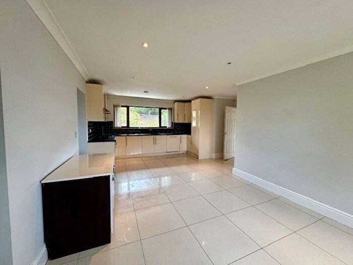 5 Bedroom Property To Rent In Ardnave Crescent, Southampton, SO16