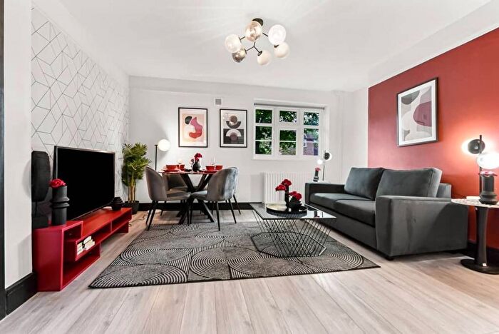 2 Bedroom Flat To Rent In Addison Way, London, NW11