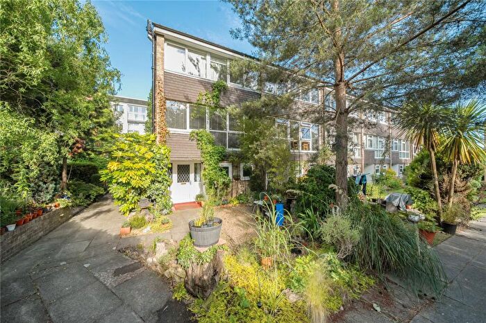 3 Bedroom End Of Terrace House To Rent In Thorsden Court, Woking, Surrey, GU22