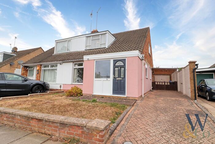 3 Bedroom Semi-Detached House For Sale In Spinney Hill Road, Northampton, NN3