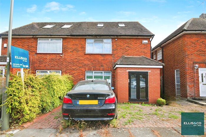 4 Bedroom Semi-Detached House For Sale In Prayle Grove, Cricklewood, NW2