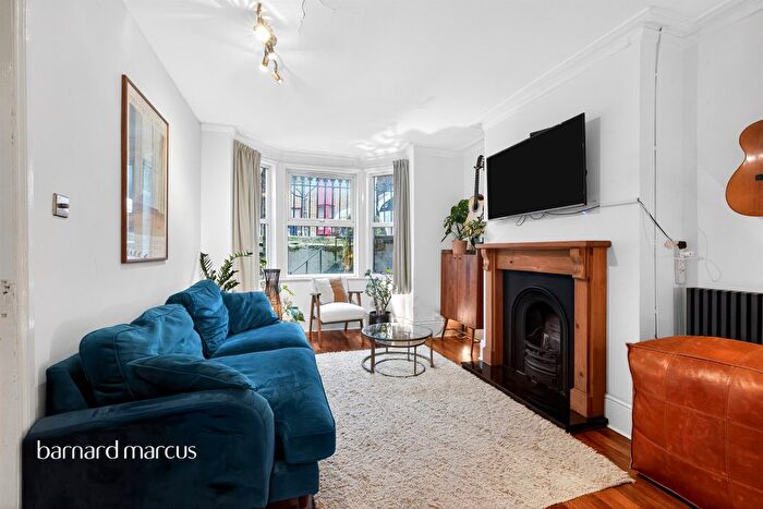 3 Bedroom Flat For Sale In Manor Place, London, SE17