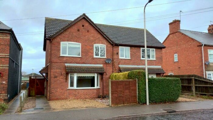 2 Bedroom Semi-Detached House To Rent In Park Road, Spalding, PE11