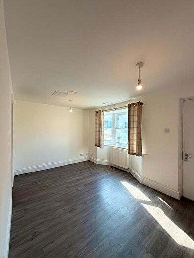 3 Bedroom Flat To Rent In Lewes Road, Brighton, BN2