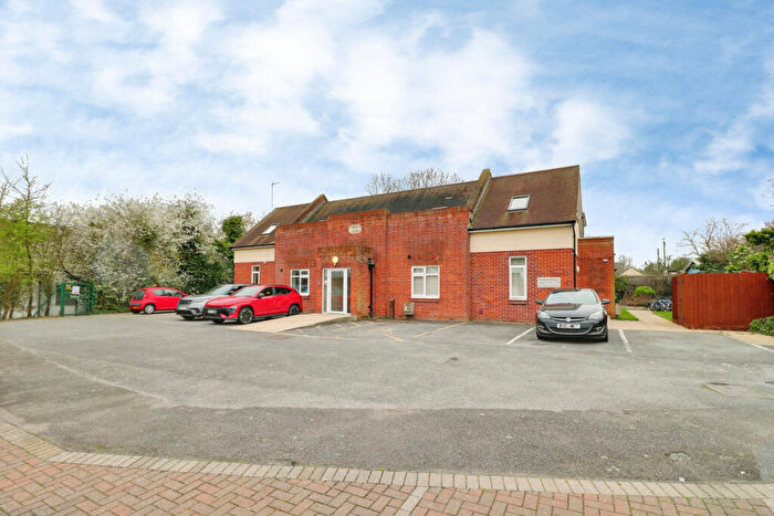 2 Bedroom Flat To Rent In Rocheway, Rochford, SS4