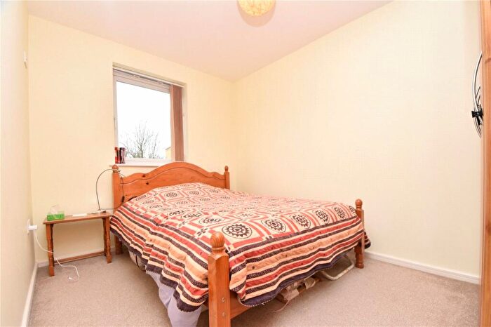 5 Bedroom Link Detached House For Sale In Waterstone Way, Greenhithe, Kent, DA9