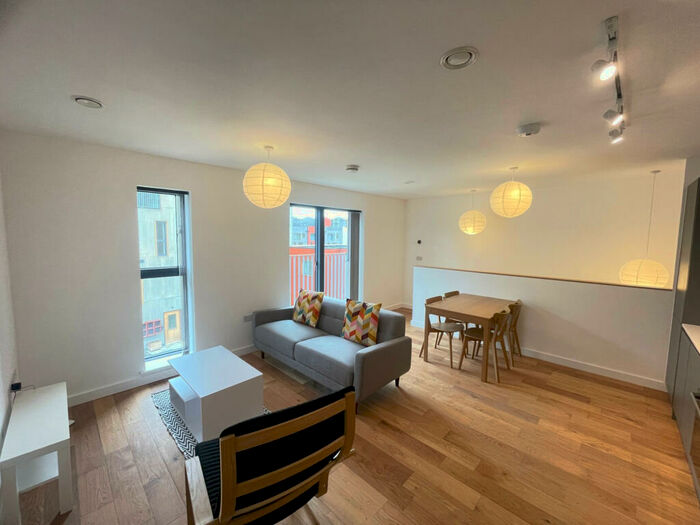 2 Bedroom Duplex To Rent In Cutlers Gardens, Sheffield, Yorkshire, S3