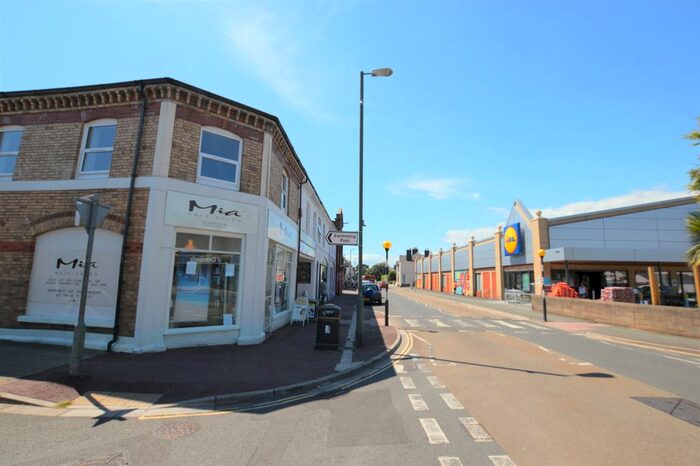 1 Bedroom Flat To Rent In St. Marychurch Road, Torquay, TQ1