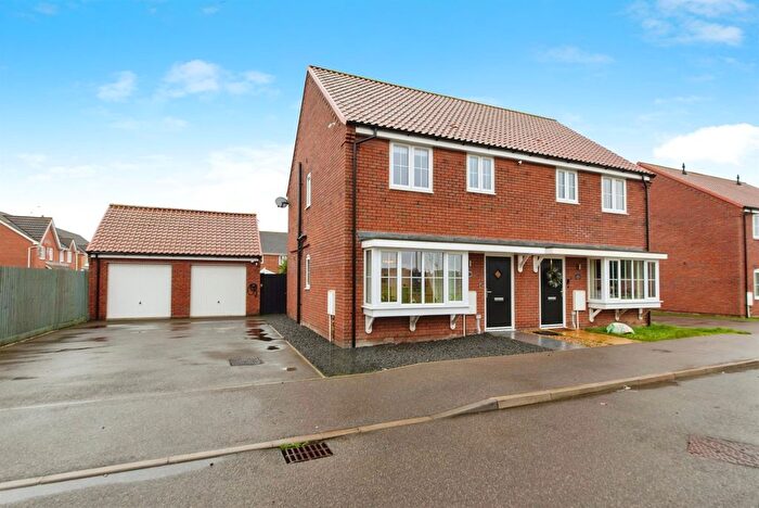 3 Bedroom Semi Detached House For Sale In Willow Court, Cowbit, Spalding, PE12
