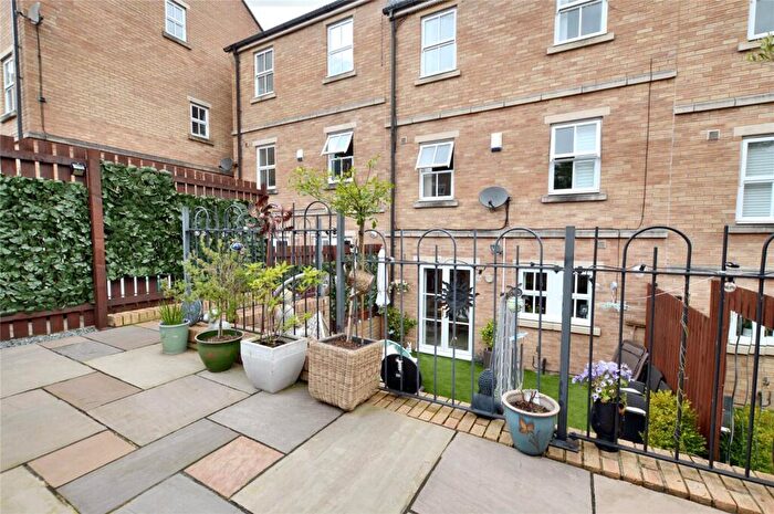 4 Bedroom Town House For Sale In Lawson Court, Farsley, Leeds, LS28