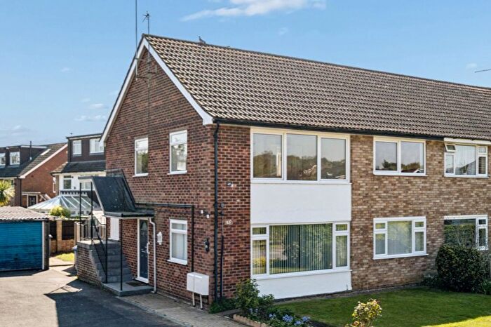 2 Bedroom Maisonette For Sale In Broomhill, Cookham, Maidenhead, SL6