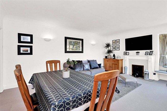 3 Bedroom Flat To Rent In Leicester House, Watts Road, Thames Ditton, KT7