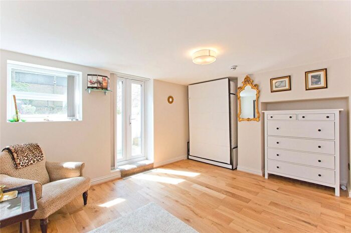 Studio To Rent In Alexandra Road, St Johns Wood, London, NW8