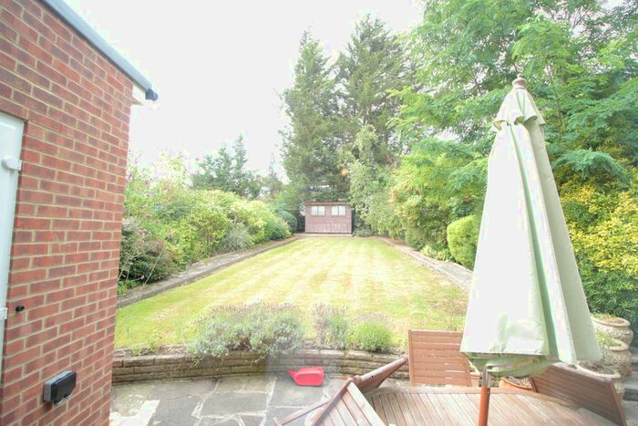 4 Bedroom Semi-Detached House To Rent In North Finchley, London, N12