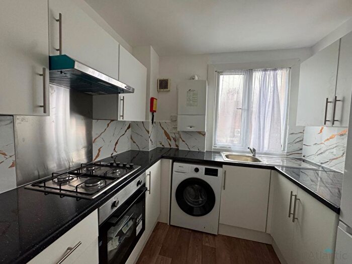 2 Bedroom Flat To Rent In Barkingside, IG6