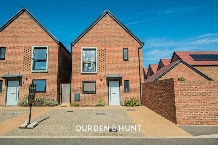 3 Bedroom Detached House To Rent In Whittle Drive, Hornchurch, RM12