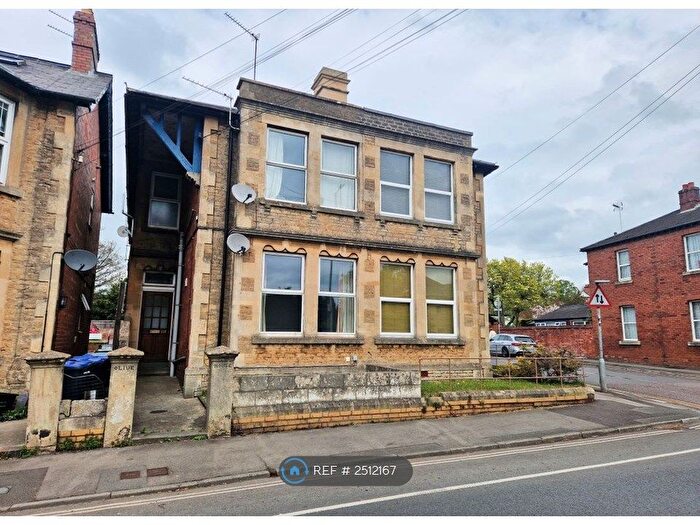 1 Bedroom Flat To Rent In Park Lane, Chippenham, SN15