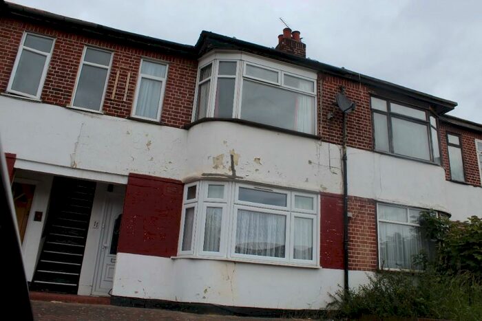 2 Bedroom Maisonette To Rent In Squirrels Heath Lane, Romford, London, RM2