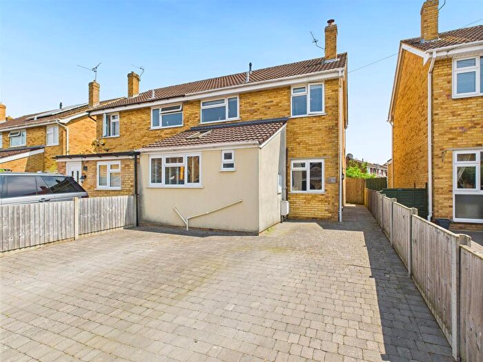 3 Bedroom Semi-Detached House For Sale In Simon Road, Longlevens, Gloucester, GL2