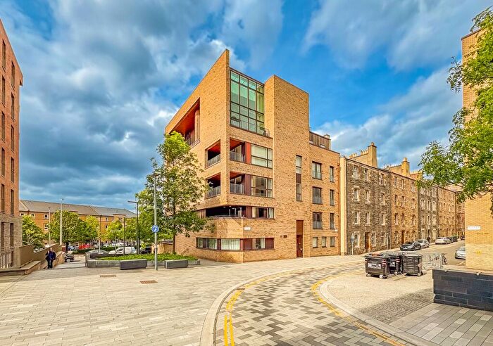 2 Bedroom Duplex For Sale In / McEwan Square, Fountainbridge, Edinburgh, EH3