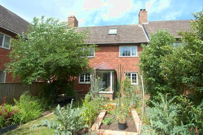 3 Bedroom Terraced House For Sale In Bunkers Hill Kidlington, OX5