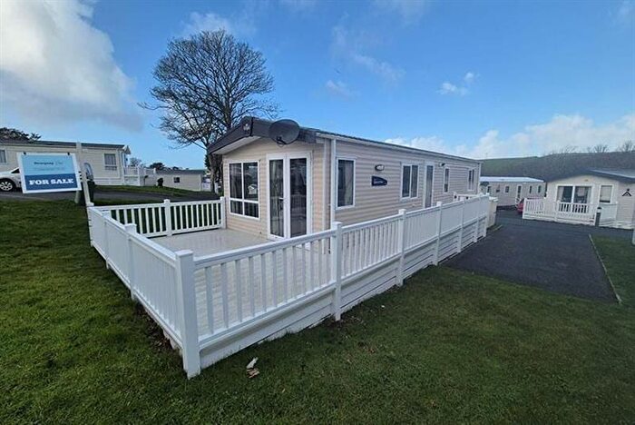 2 Bedroom Mobile/park Home For Sale In Newquay, TR8