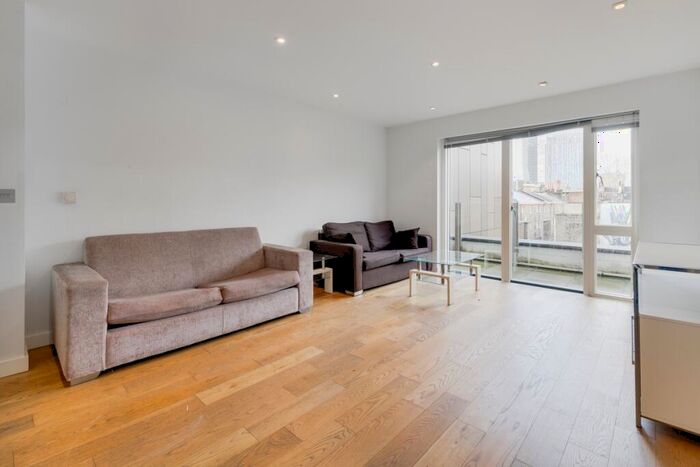 3 Bedroom Flat To Rent In Heneage Street London, E1