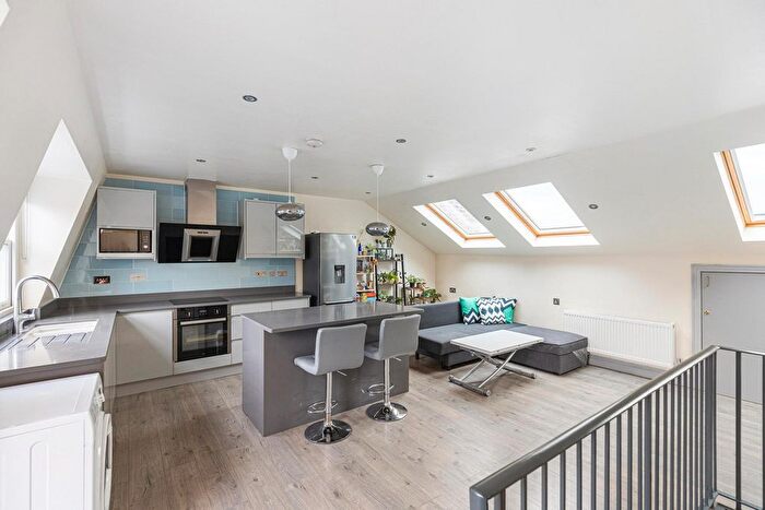 3 Bedroom Flat For Sale In Lena Gardens, London, W6