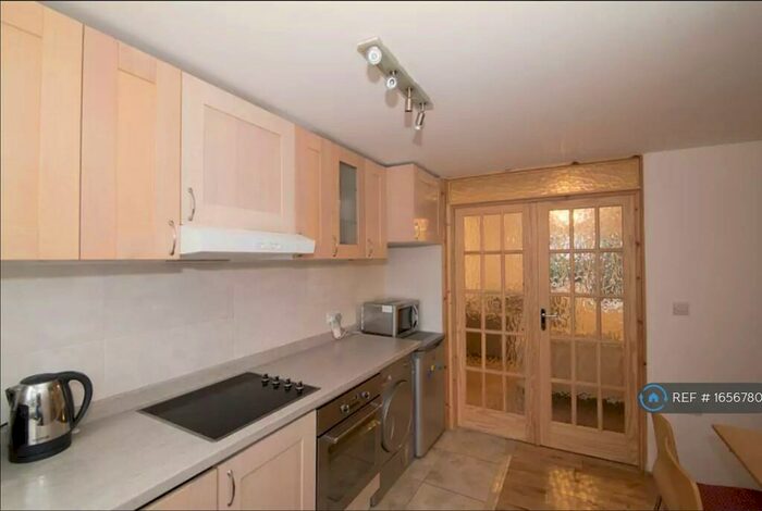 1 Bedroom Flat To Rent In Gomm Road, London, SE16