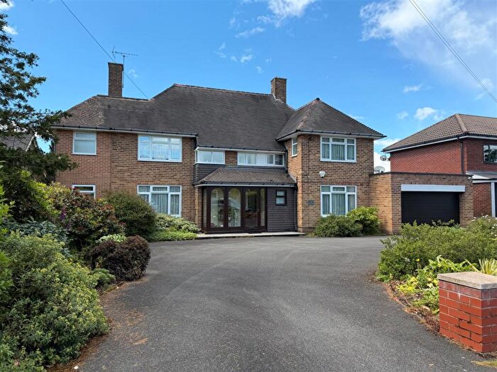 4 Bedroom Detached House For Sale In Western Avenue, Halesowen, B62